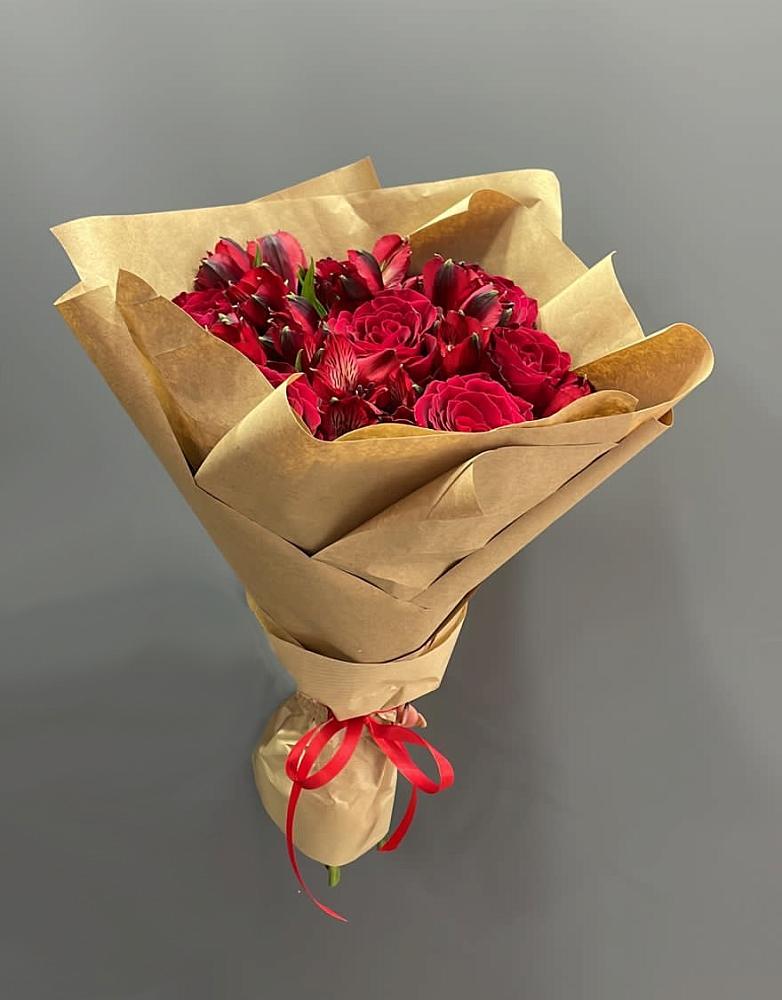 Букет цветов из: Альстромерии и Розы в Белый Колодезь