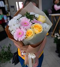 Букет цветов из:  Герберы, Розы и Хризантемы в Белый Колодезь