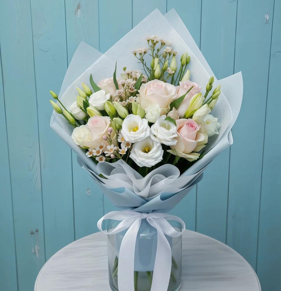 Букет цветов из: Розы и Лизиантусы в Белый Колодезь