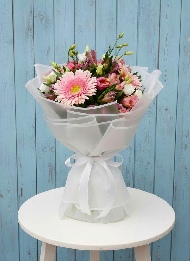 Букет цветов из: Герберы, Альстромерии и Лизиантусы в Белый Колодезь