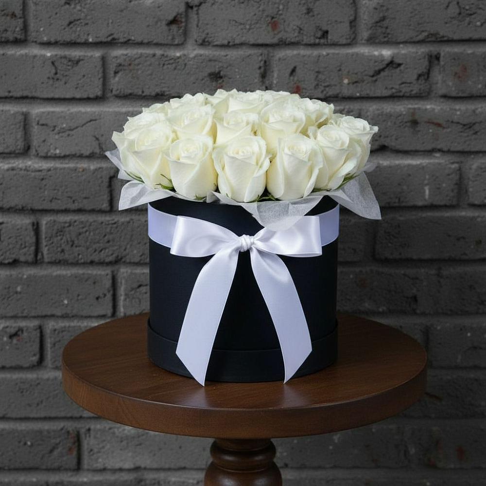 Цветочная композиция из Розы в шляпной коробке в Белый Колодезь