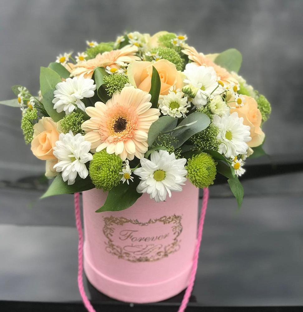 Цветочная композиция из Розы, Герберы и Хризантемы в шляпной коробке в Белый Колодезь