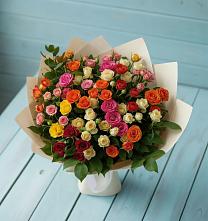 Букет Микс из разноцветных кустовых роз в Белый Колодезь